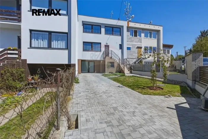 Prodej vícegeneračního domu, Vrané nad Vltavou, Ve Strouze, 182 m2