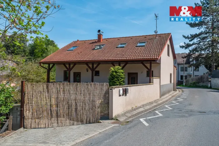 Pronájem bytu 1+kk, Březí, Jana Nepomuckého, 22 m2