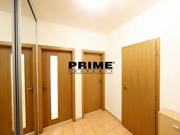 Pronájem bytu 2+kk, Praha - Žižkov, Jeseniova, 57 m2