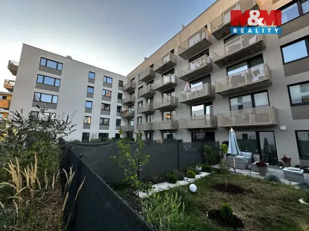 Pronájem garážového stání, Pardubice - Pardubičky, Východní, 14 m2