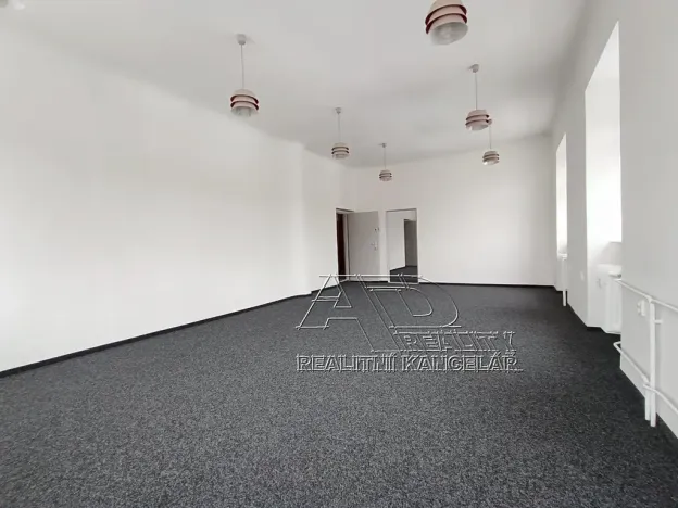 Pronájem kanceláře, České Budějovice, Kanovnická, 132 m2