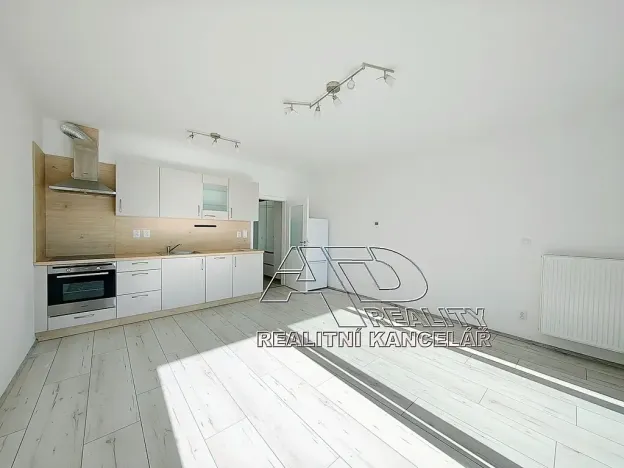 Pronájem bytu 1+kk, České Budějovice, Na Zlaté stoce, 31 m2