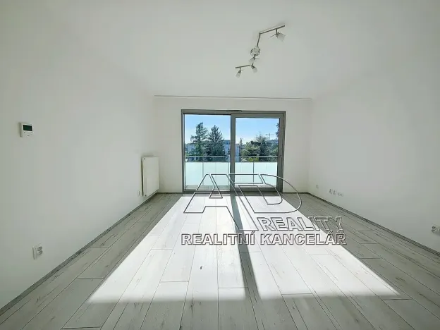 Pronájem bytu 1+kk, České Budějovice, Na Zlaté stoce, 31 m2