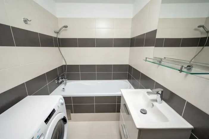 Pronájem bytu 2+1, Pardubice - Zelené Předměstí, nábřeží Závodu míru, 59 m2