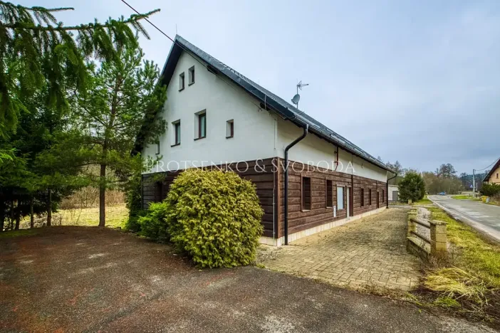Prodej apartmánu, Prosečné, 349 m2