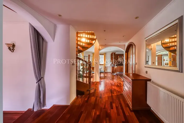 Prodej rodinného domu, Klínec, 345 m2