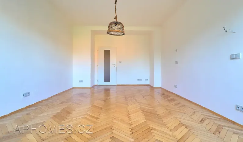 Pronájem bytu 2+1, Praha - Žižkov, Biskupcova, 81 m2