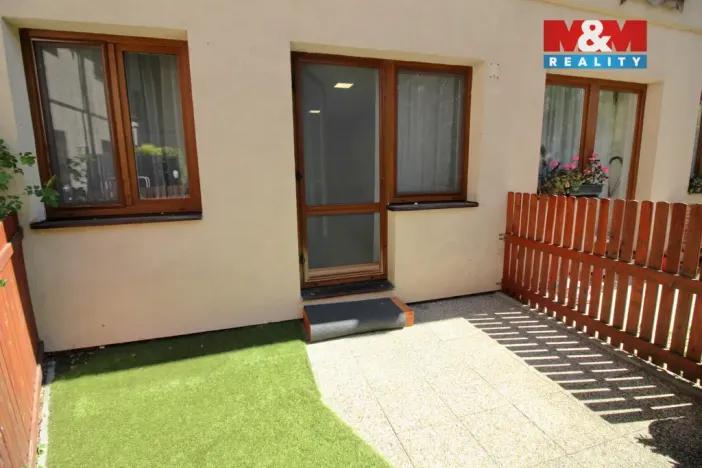 Pronájem bytu 2+kk, Horoměřice, Velvarská, 45 m2