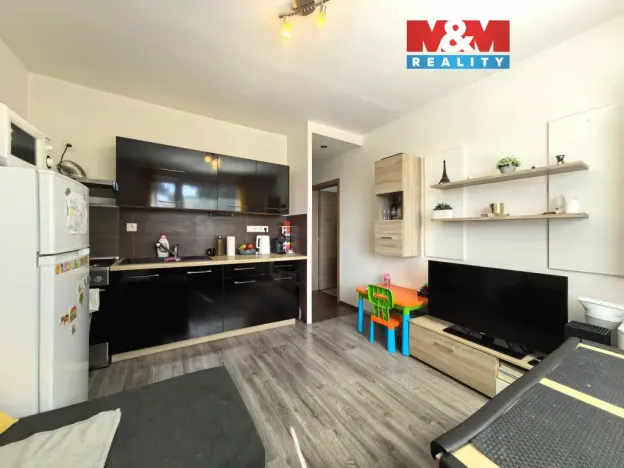 Pronájem bytu 2+kk, Hradec Králové, Hrubínova, 36 m2