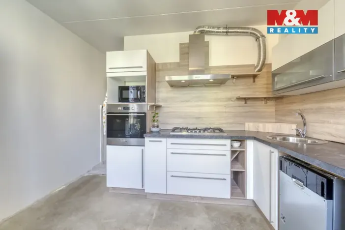 Prodej bytu 3+1, Plzeň - Severní Předměstí, Strážnická, 62 m2