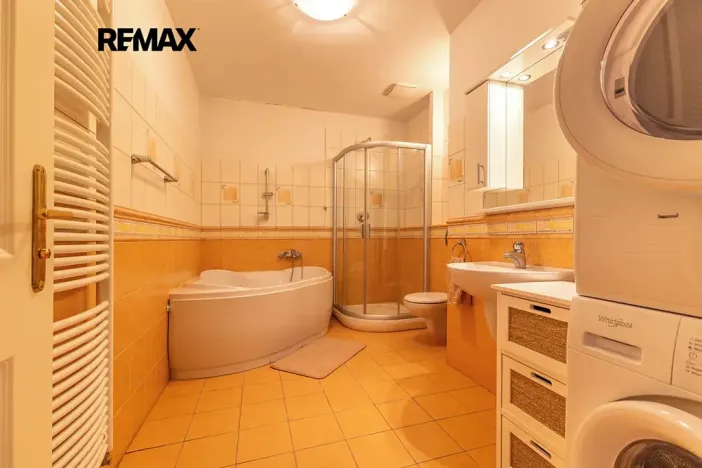 Prodej bytu 3+kk, Praha - Nové Město, Masarykovo nábřeží, 92 m2