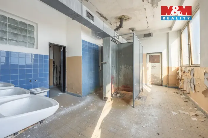 Prodej výrobních prostor, Kladno, Buštěhradská, 2602 m2