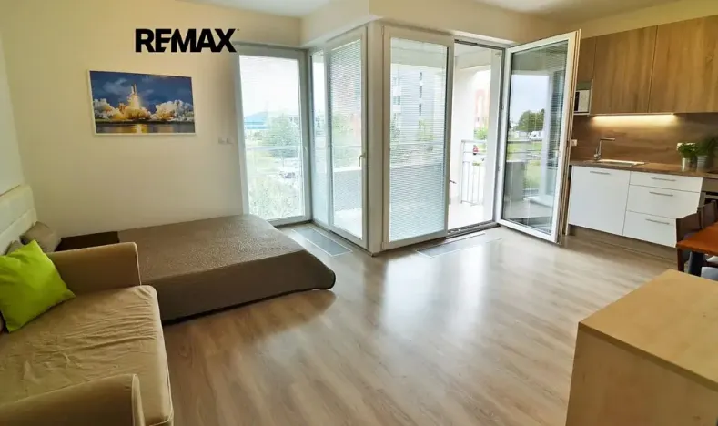 Pronájem bytu 1+kk, Praha - Zličín, Sazovická, 35 m2