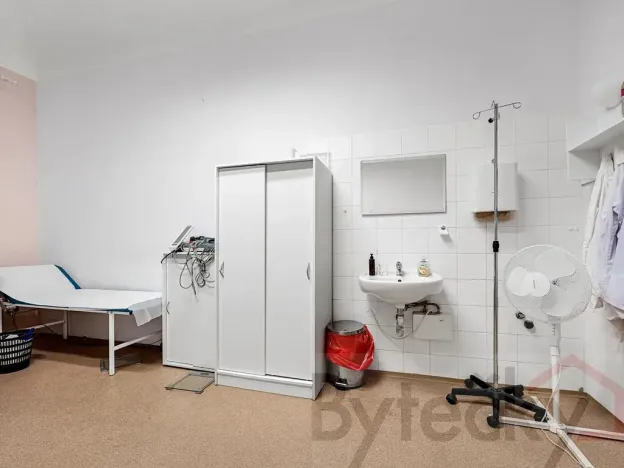 Pronájem ordinace, Praha - Smíchov, Stroupežnického, 85 m2