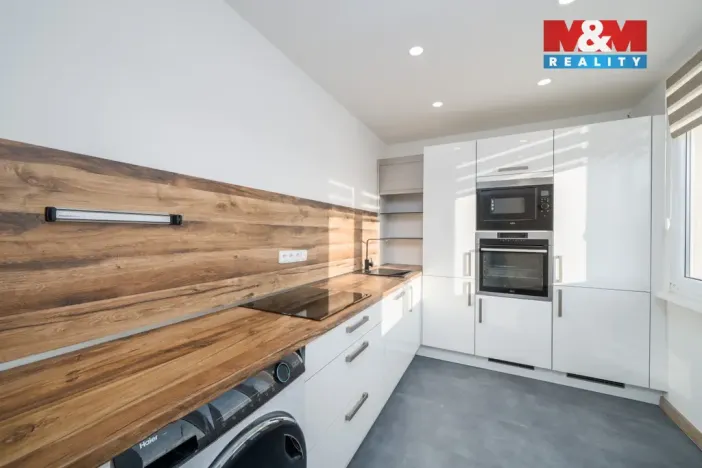 Prodej bytu 3+1, Ústí nad Labem - Severní Terasa, Svojsíkova, 68 m2