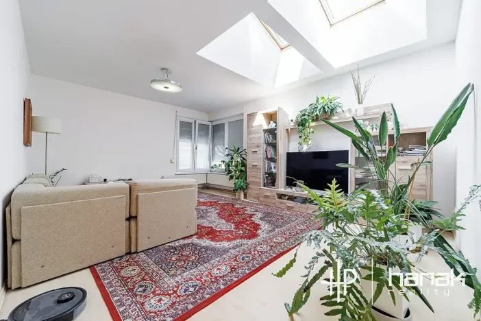 Prodej výrobních prostor, Dolany, 900 m2