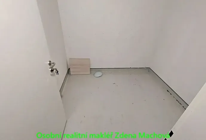 Pronájem bytu 1+kk, Praha - Žižkov, Ke kapslovně, 38 m2