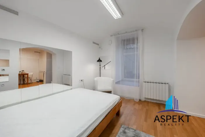 Pronájem bytu 1+kk, Praha - Žižkov, Ondříčkova, 32 m2