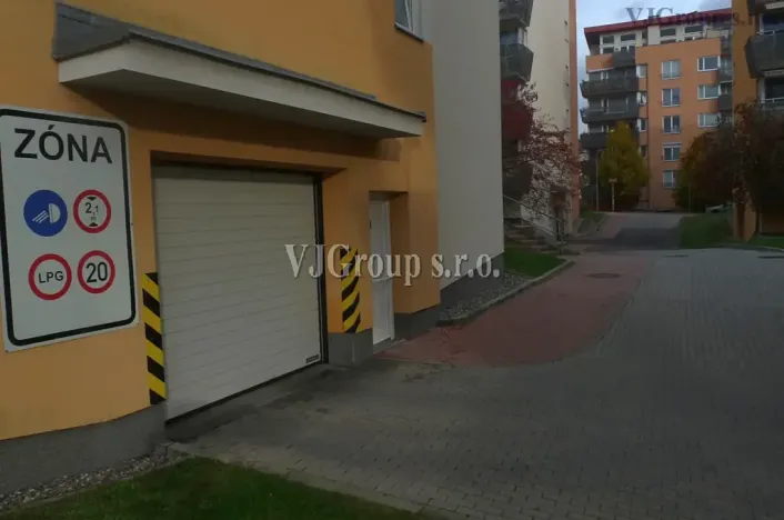 Pronájem garážového stání, Praha - Stodůlky, Harmonická, 15 m2