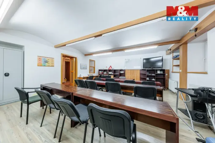 Prodej obchodního prostoru, Karlovy Vary, Moskevská, 57 m2