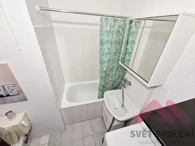 Pronájem bytu 1+kk, Praha - Modřany, Levského, 29 m2