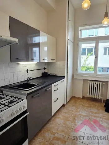 Pronájem bytu 1+1, Praha - Vinohrady, Kouřimská, 36 m2