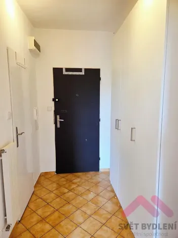 Pronájem bytu 1+kk, Praha - Nusle, Sevřená, 27 m2