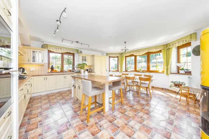 Prodej rodinného domu, Lipová-lázně, 232 m2