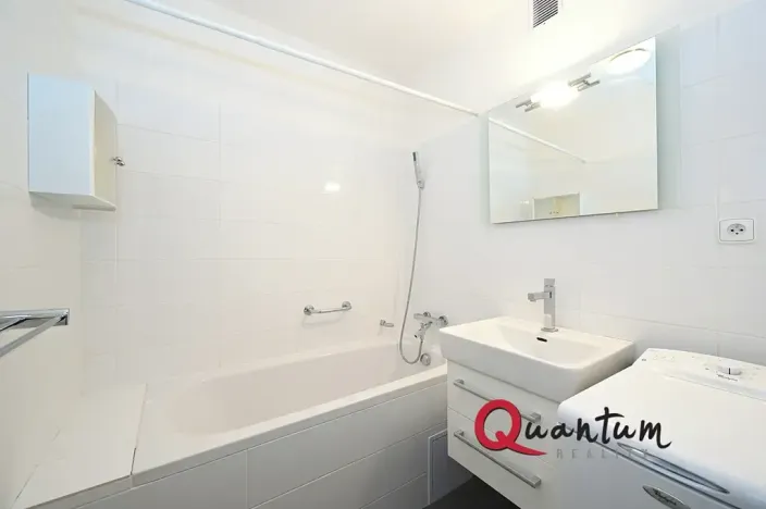 Pronájem bytu 2+1, Praha - Prosek, Jablonecká, 55 m2