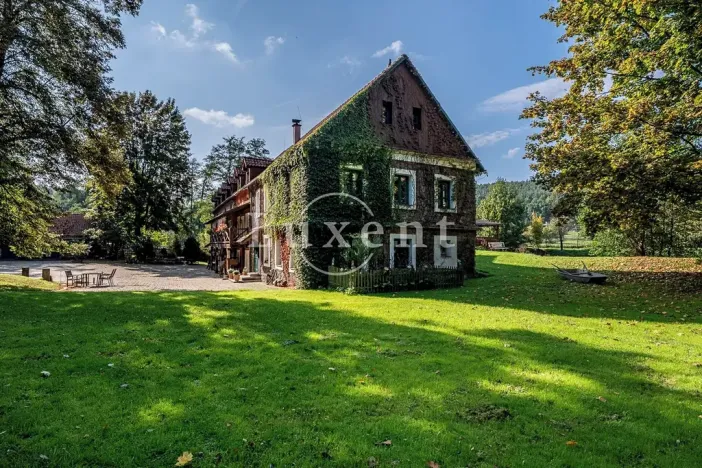 Prodej komerční nemovitosti, Stříbrná Skalice, 1700 m2