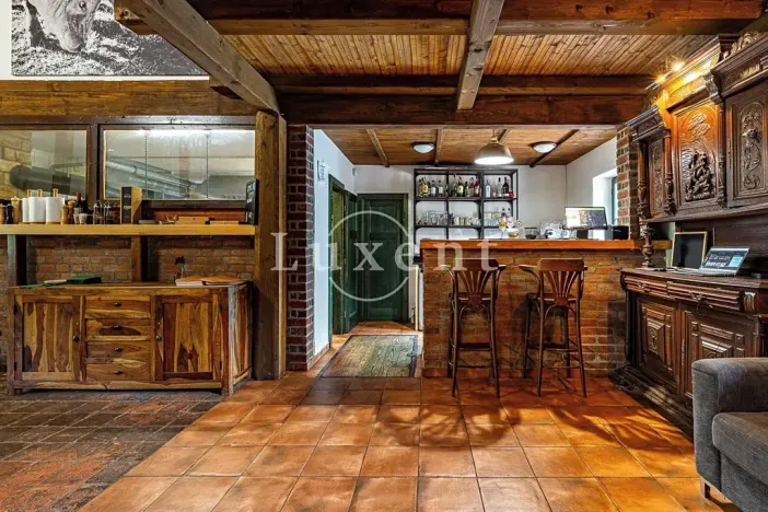 Prodej komerční nemovitosti, Stříbrná Skalice, 1700 m2