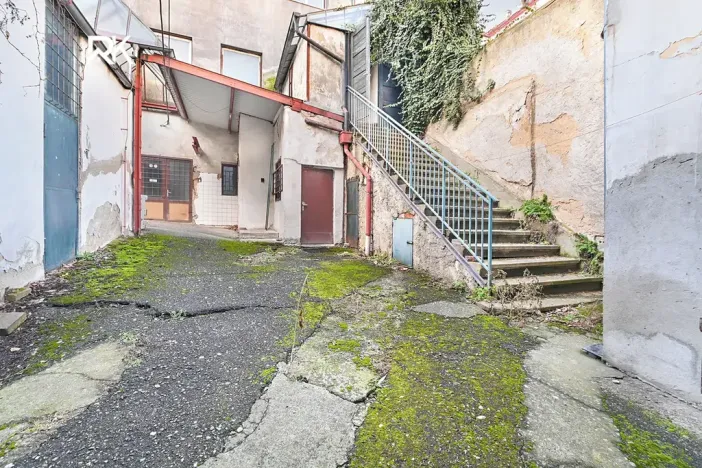Prodej obchodního prostoru, Kolín, Pražská, 600 m2
