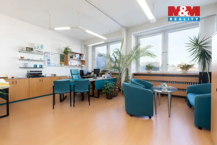 Prodej kanceláře, Bruntál, nám. Míru, 720 m2
