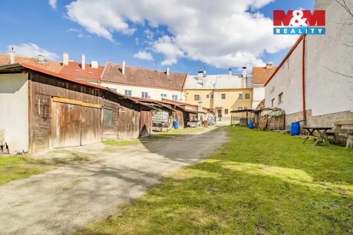 Prodej činžovního domu, Doksy, náměstí Republiky, 235 m2