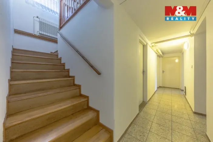 Prodej rodinného domu, Hrdlořezy, 229 m2