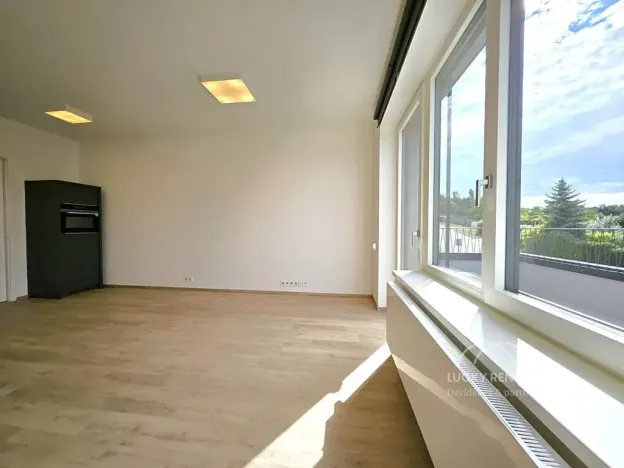 Pronájem bytu 1+kk, Praha - Velká Chuchle, Na hvězdárně, 35 m2