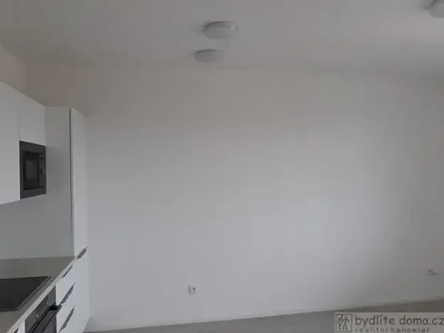 Pronájem bytu 1+kk, Tábor, U Areálu, 31 m2