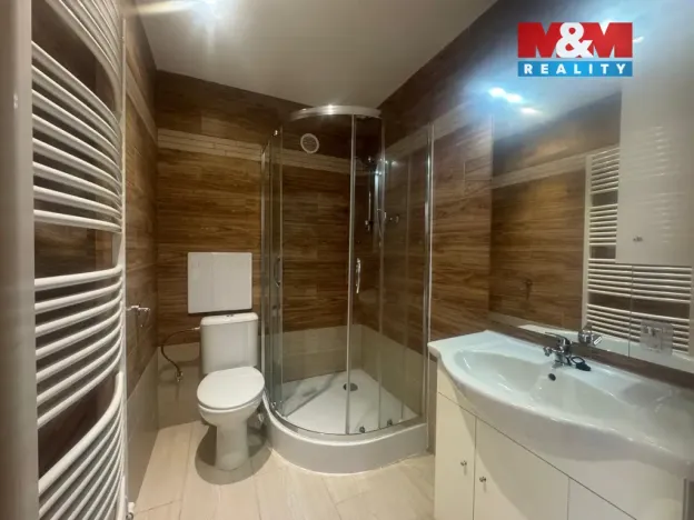 Pronájem bytu 2+kk, Meziboří, nám. 8. května, 55 m2