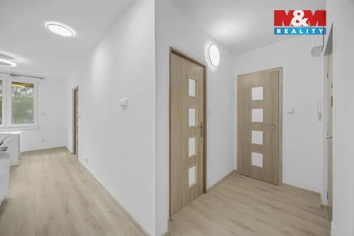 Pronájem bytu 2+1, Chvaletice, U Kulturního domu, 60 m2