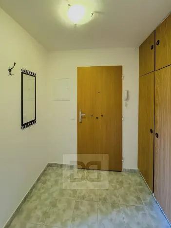 Pronájem bytu 1+kk, Praha - Horní Měcholupy, Ravennská, 30 m2