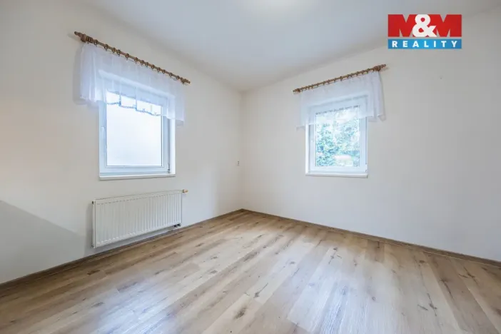 Prodej bytu 1+kk, Šestajovice, Revoluční, 18 m2