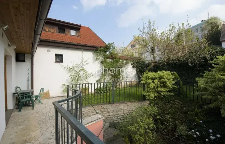 Pronájem vily, Praha - Střešovice, Nad hradním vodojemem, 350 m2