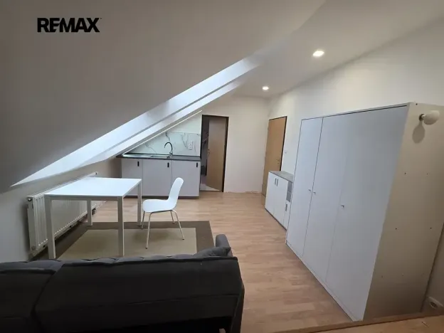 Pronájem bytu 1+kk, Praha - Dejvice, Koulova, 30 m2