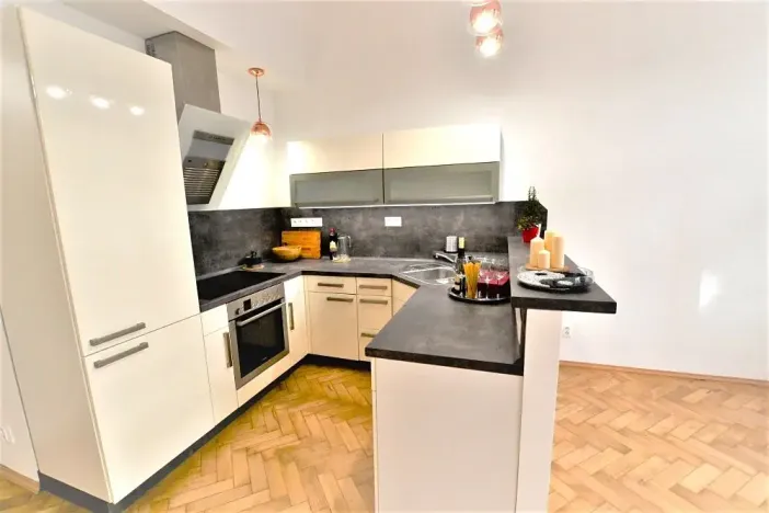 Pronájem bytu 3+kk, Praha - Vinohrady, Wenzigova, 77 m2