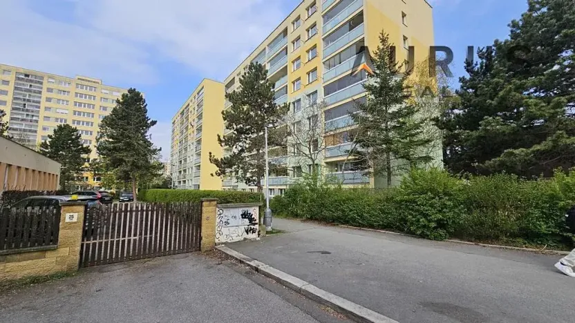 Prodej bytu 2+kk, Praha - Chodov, V průčelí, 46 m2