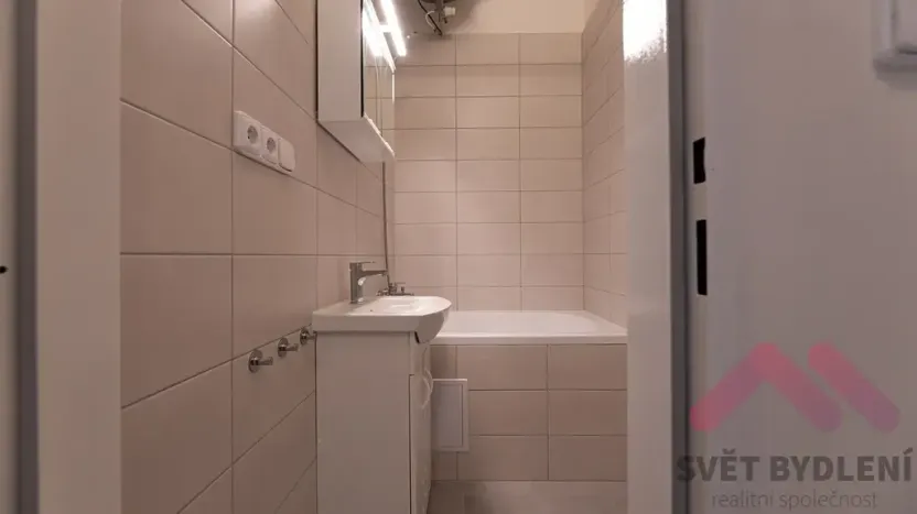 Pronájem bytu 2+kk, Praha - Vršovice, Tolstého, 40 m2