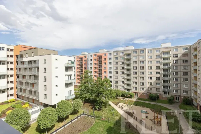 Pronájem bytu 1+kk, Praha - Kamýk, Hodkovická, 35 m2