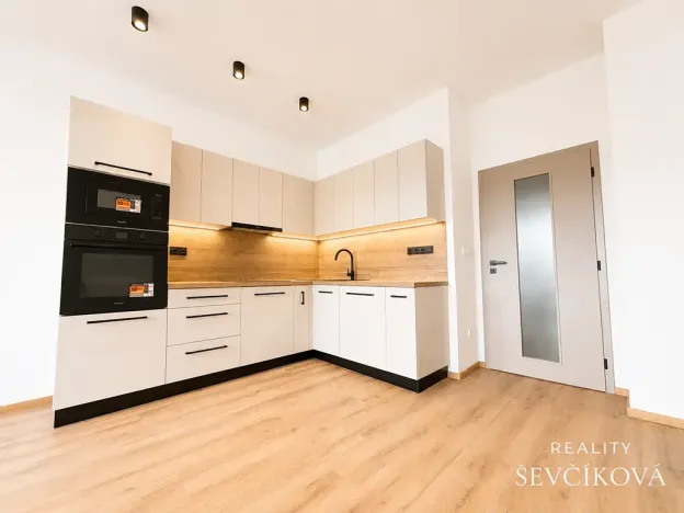 Pronájem bytu 4+kk, Hradec Králové, Vrchlického, 96 m2