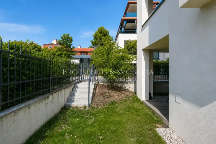 Pronájem bytu 2+kk, Praha - Troja, Pod Havránkou, 63 m2