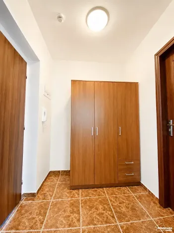 Pronájem bytu 1+kk, Praha - Hloubětín, V chaloupkách, 23 m2